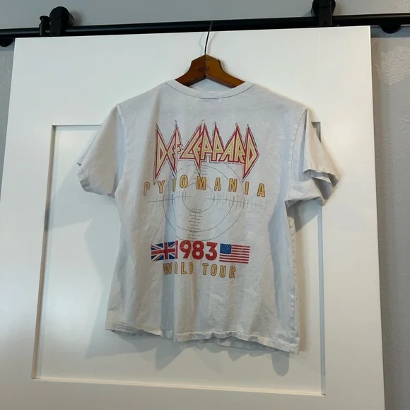 Daydreamer Def Leppard Graphic T-Shirt - Picture 2 of 3
